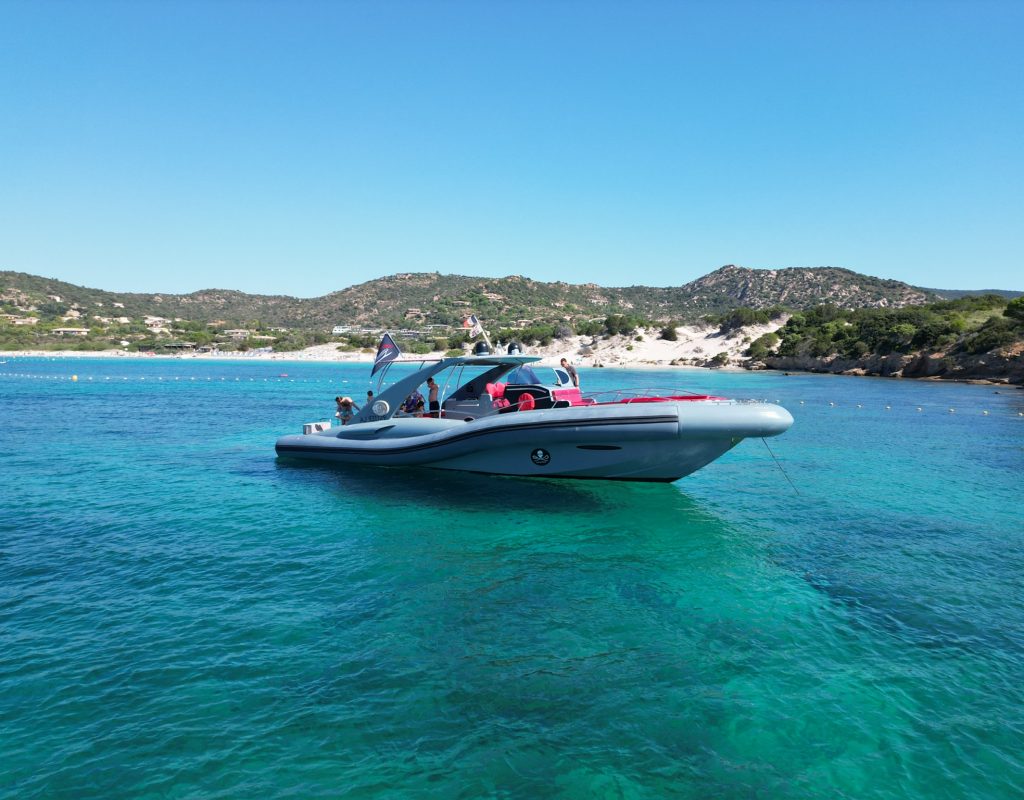 bateau sur l'eau